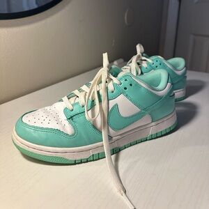 Nike Dunk Low Green Glow (Women’s) size: 7.5